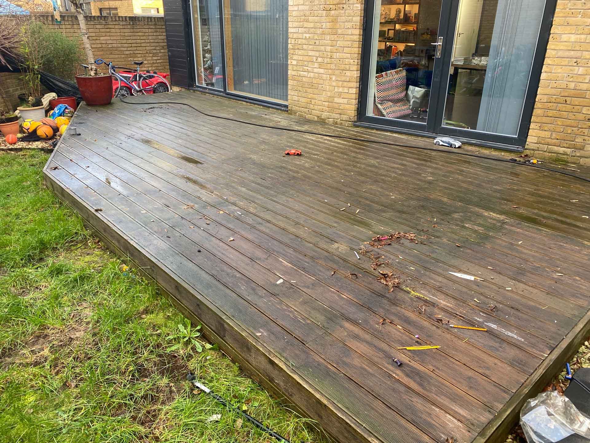 Professional-Decking-Cleaning-Before